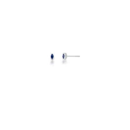 Pendiente con zafiro liso y circonita brillante de plata 925 rodiada