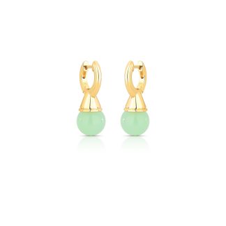 Aros con piedra redonda verde claro chapados en oro