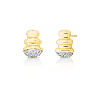 Pendiente mediano bicolor de circonitas curvadas bañadas en rodio