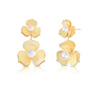 Pendientes Medianos de Perla Sintética con Flores y Colgante Curvo en Oro Blanco